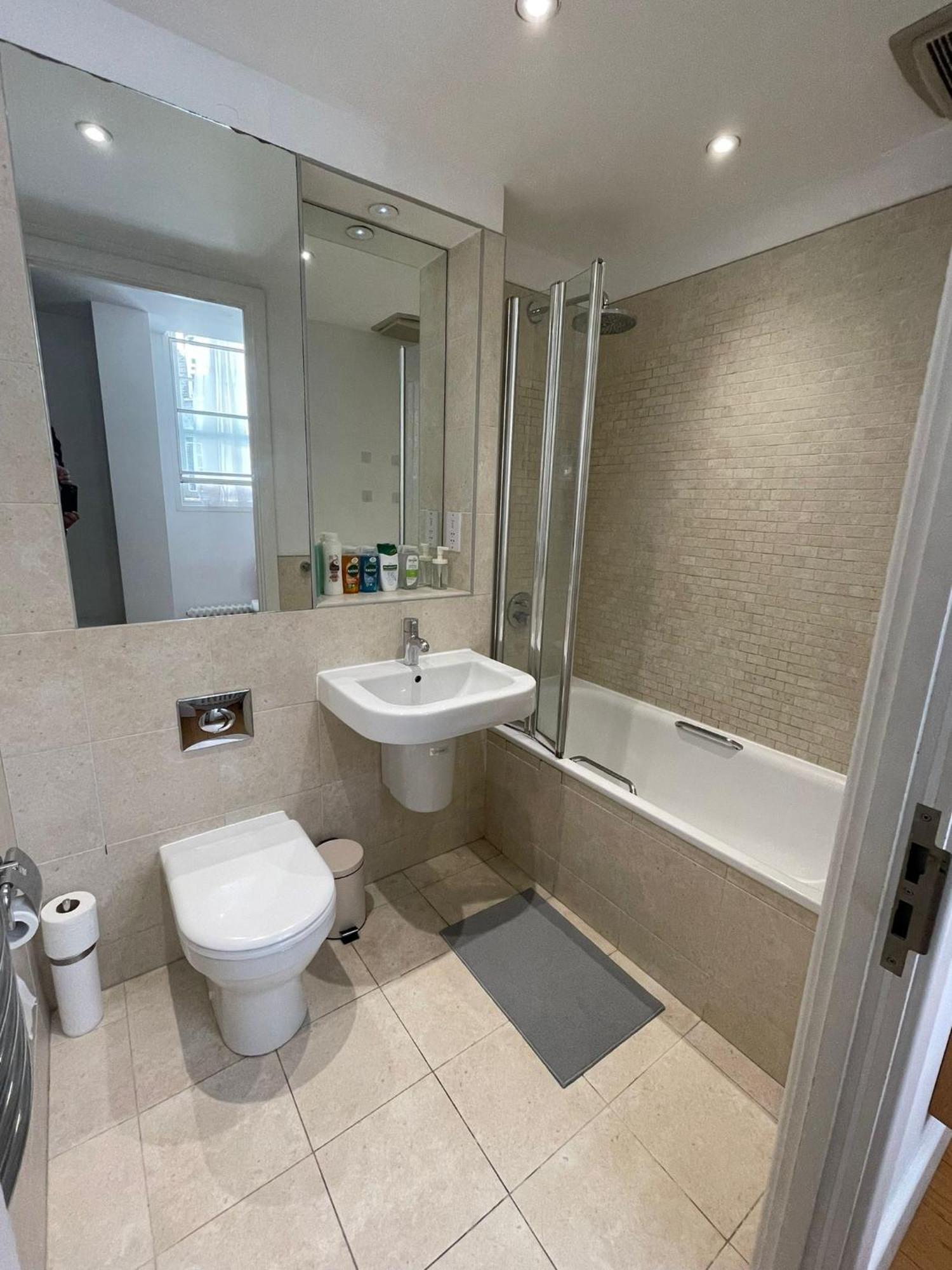 One Bedroom Apartment In Holborn لندن المظهر الخارجي الصورة